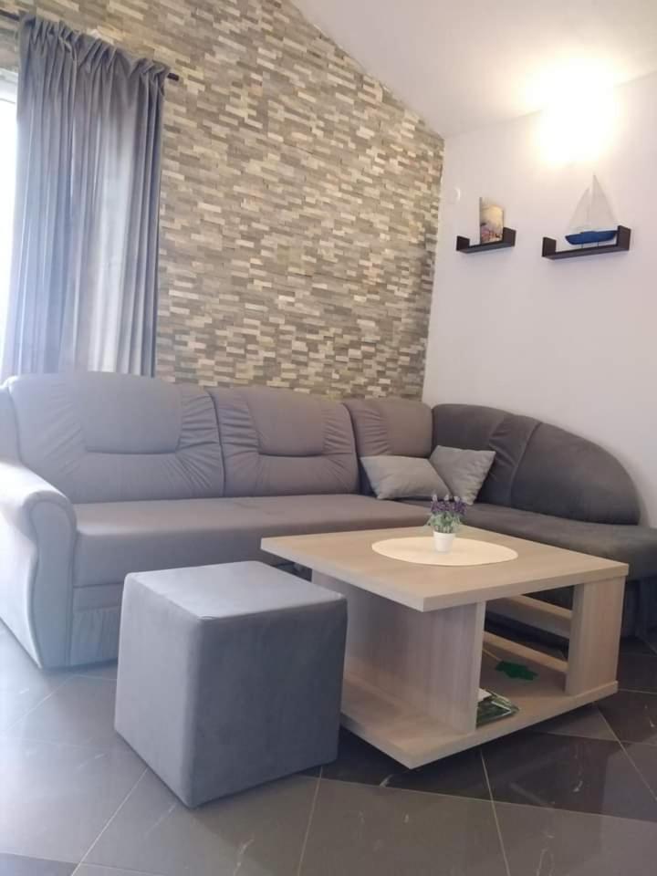 Apartmani Ivankovic 卡尔卢巴格 客房 照片